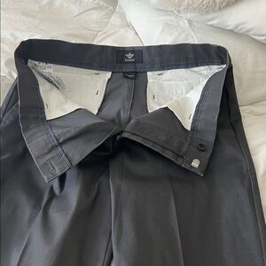 Dockers Men's Charcoal Dress Slacks 32x30 straight fit flat front lined pockets